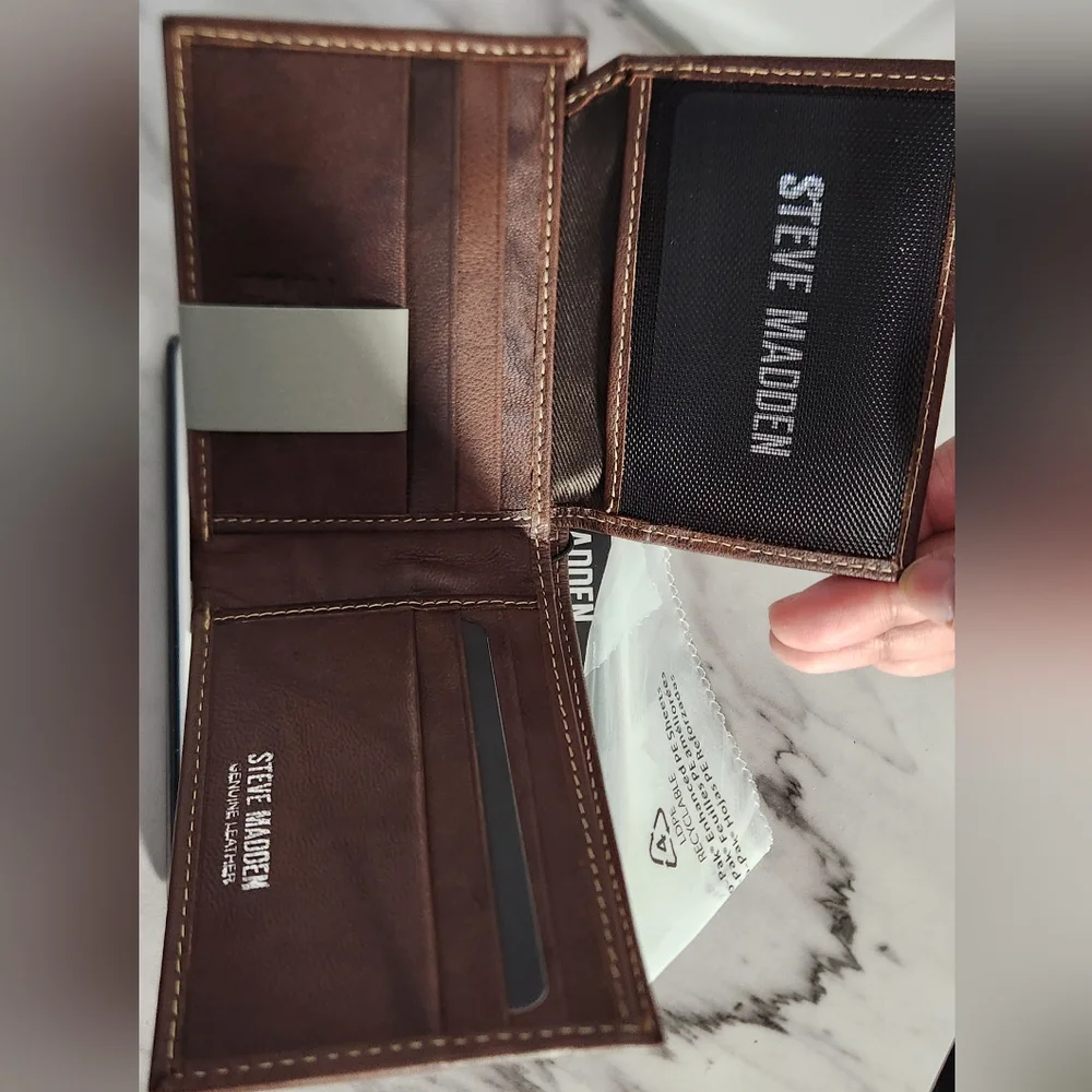 NWT Steve Madden men's brown trifold wallet w/RFID technology